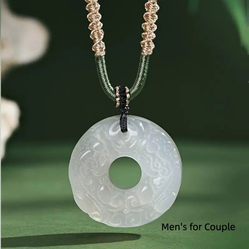 天然半透明カルセドニー貔貅(ひきゅう)平和バックルカップルネックレス | 中国のロマンチックなジュエリー