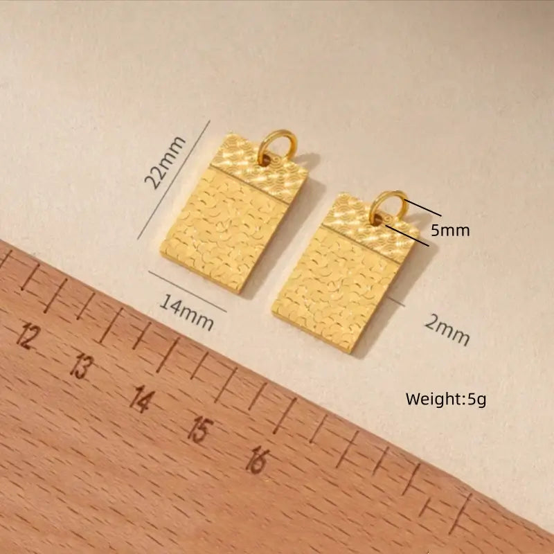 光沢のあるゴールドのル・ル・トンペンダント | レディースレザーコードネックレス、4スタイル