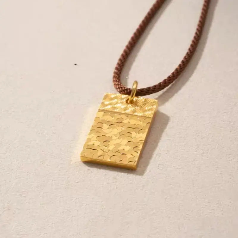 光沢のあるゴールドのル・ル・トンペンダント | レディースレザーコードネックレス、4スタイル