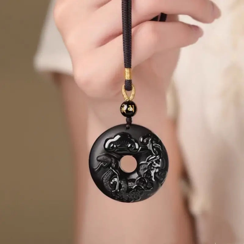 天然黒曜石の十二支風平和バックルネックレス｜特別なお守り