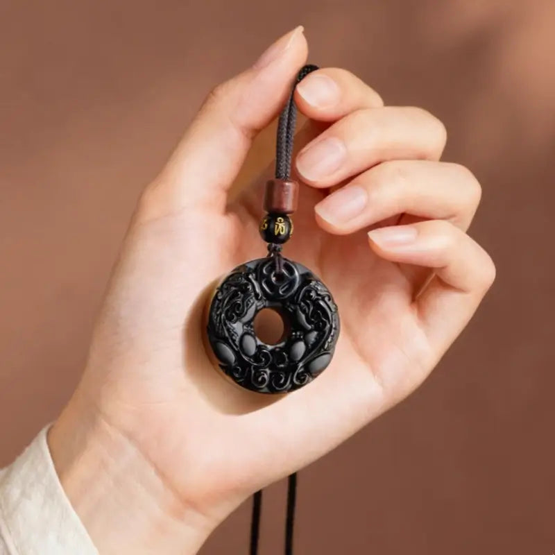 天然黒曜石の十二支風平和バックルネックレス｜特別なお守り