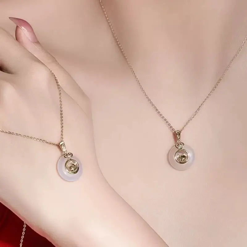 中国の十二支 999 シルバーメッキ ゴールド カルセドニー ピースバックル ペンダントネックレス | 十二支ギフト